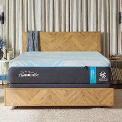 Tempur-Pedic TEMPUR-LuxeBreeze® Medium Hybrid Mattress