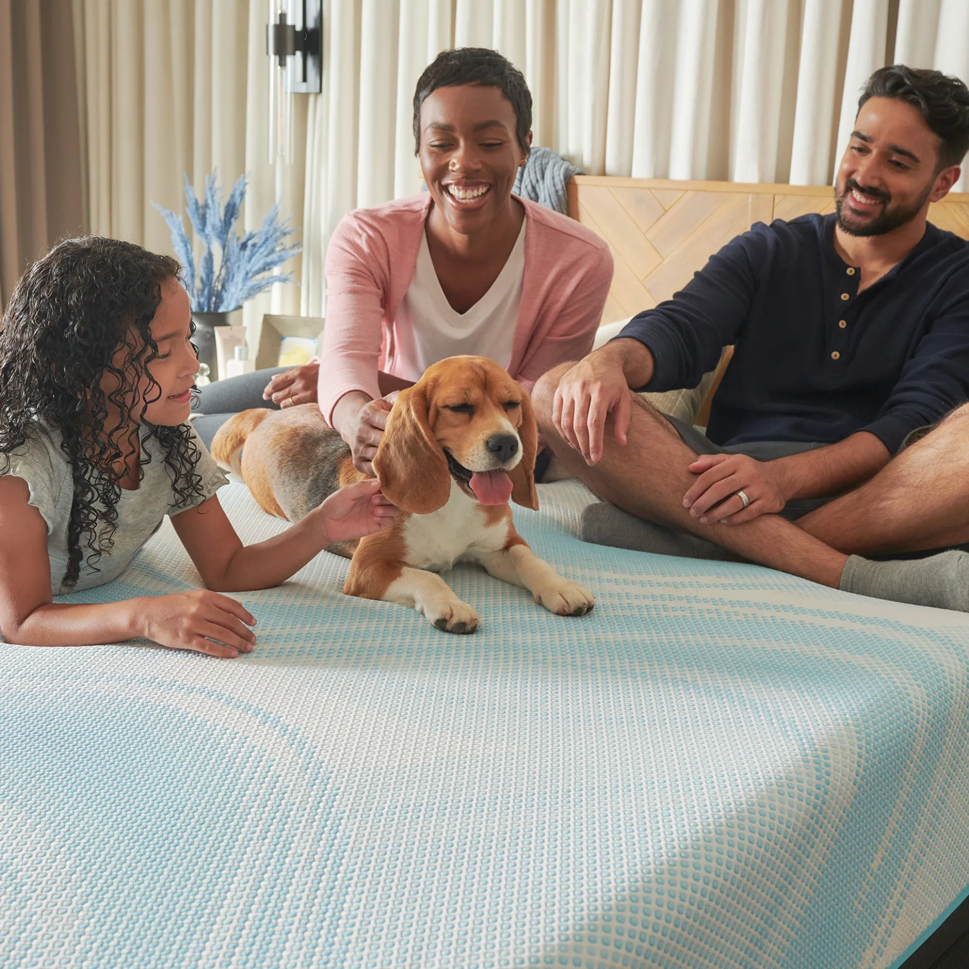 Tempur-Pedic TEMPUR-LuxeBreeze® Medium Hybrid Mattress